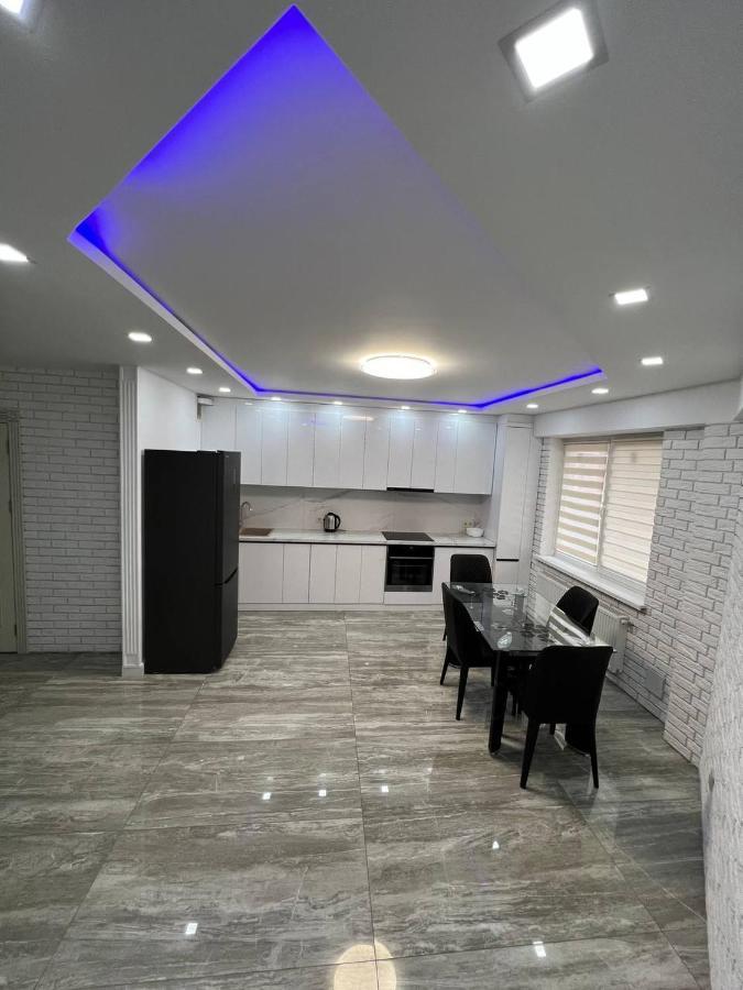 Ferienwohnung Luxrent Kischinau Exterior foto